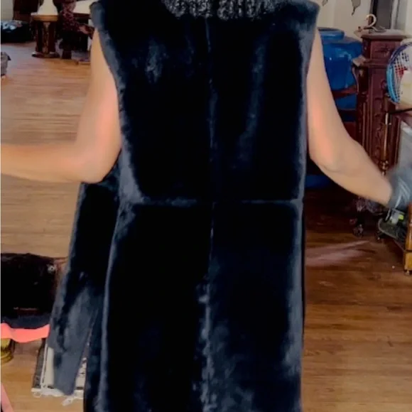 New DesignerAkris Punto Black Lambskin Fur Reversible Open Front Vest, Coat 10